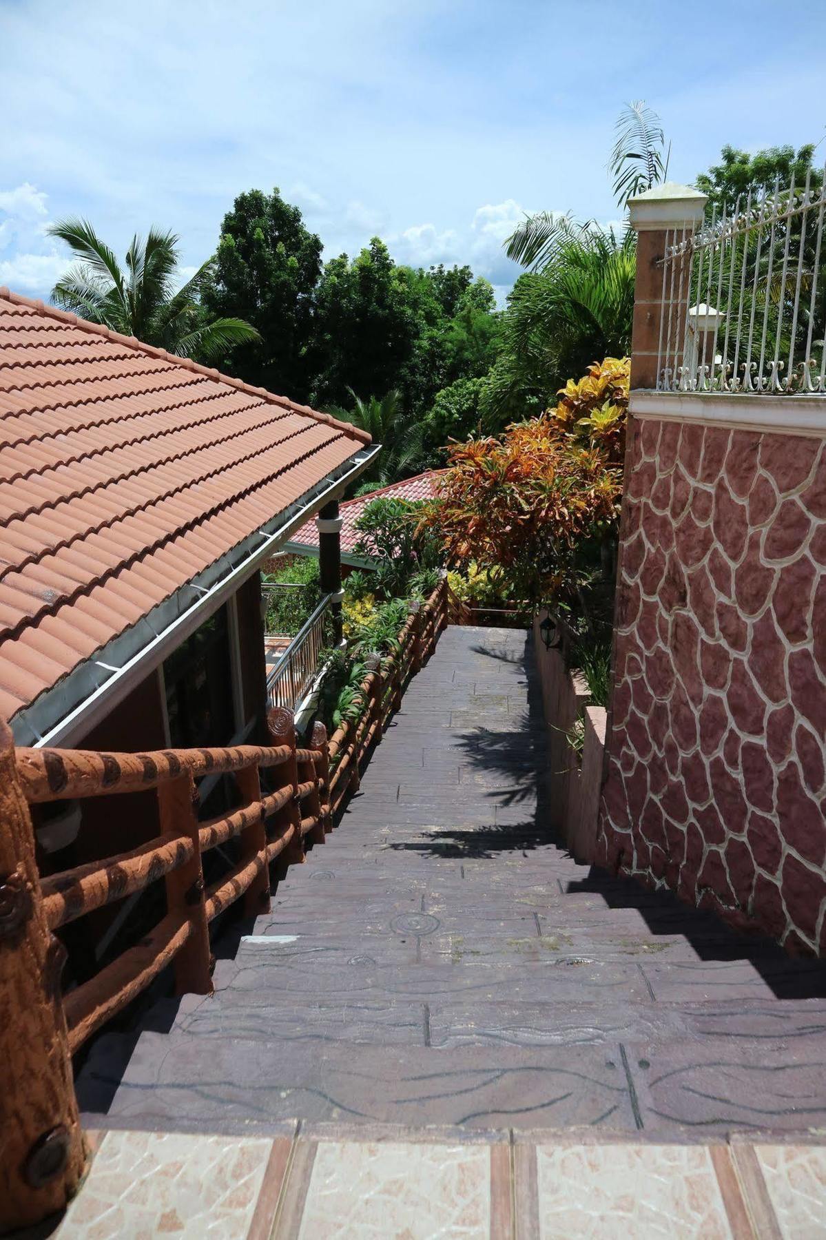 Отель Jannah Glycel Beach House Гимарас Экстерьер фото